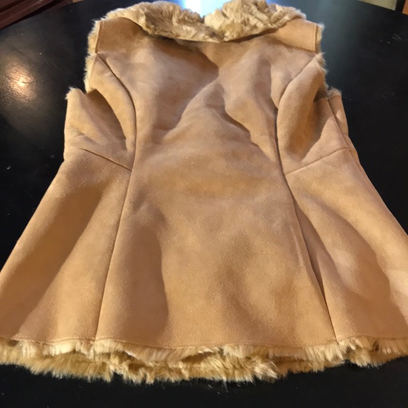 NWT Women’s Small Plush Soft Tan Coat ❤️ - Picture 2 of 8